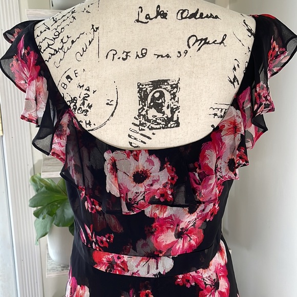 White House Black Market Hug Shoulder Bottom Ruffle Tiered Dress - Picture 4 of 8